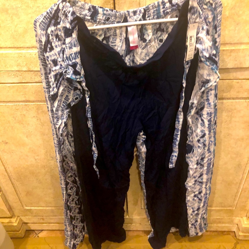 Wide leg pants never worn with tags